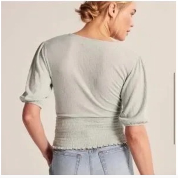 Abercrombie & Fitch Smocked Waist Blouse with Tie Front/Sage/Size Medi… - Picture 3 of 9